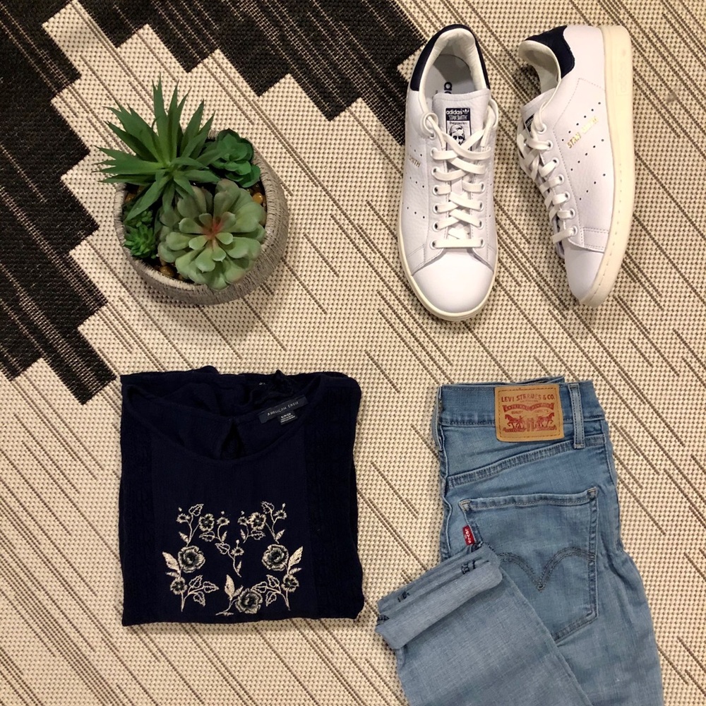 NWOT | AE | EMBROIDED BLOUSE